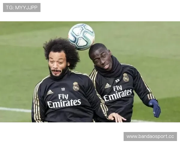 内讧风暴引发震荡传奇功勋竟遭球队突然无预警解雇引爆舆论风波四起 内讧风暴引发震荡传奇功勋竟遭球队突然无预警解雇引爆舆论风波四起