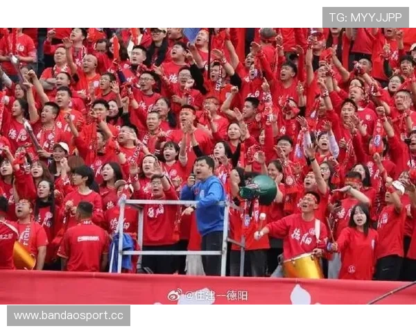 第一次为国家队出战 感受中国队最热情球迷的力量与支持 第一次为国家队出战 感受中国队最热情球迷的力量与支持