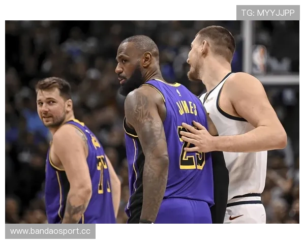 詹皇13+13绝杀压哨哈利18助闪耀东契奇34分难救主