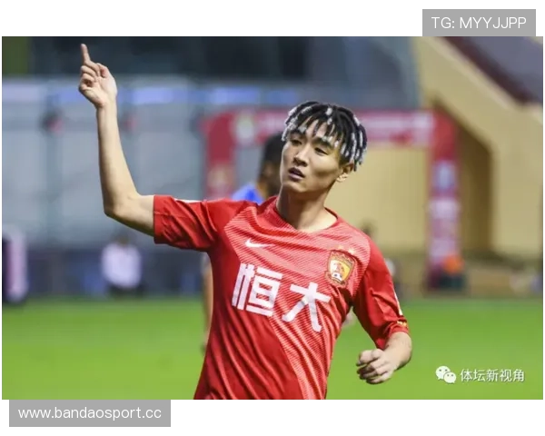 豪门对决中直言不服输才是我的标签展现坚持与不屈的真正实力